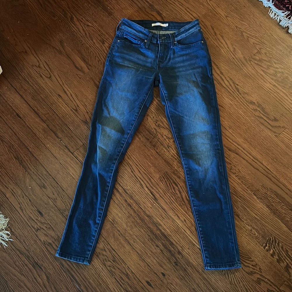Levi’s skinny jeans style 711 in size 24 with 28 inseam